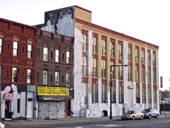 whitewash 5 pointz photo